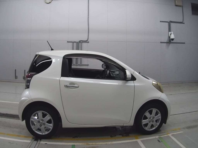 TOYOTA IQ 2009