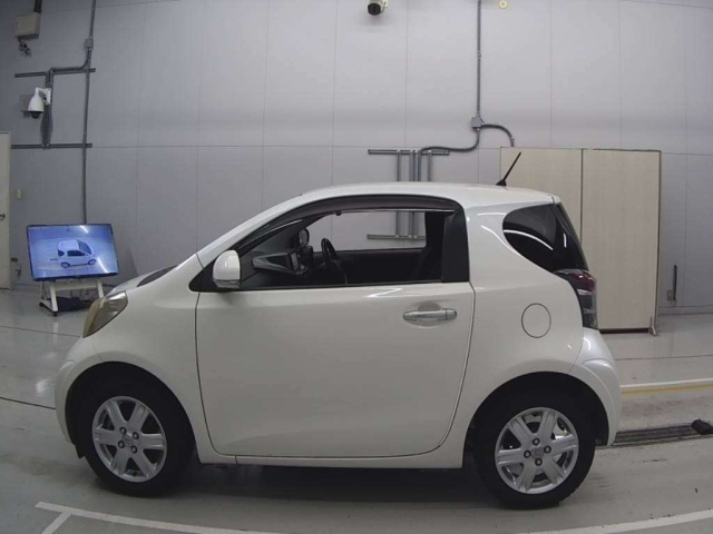 TOYOTA IQ 2009