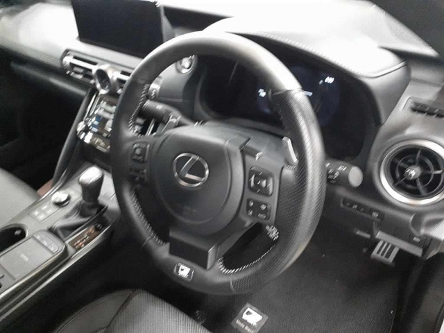 LEXUS IS 2021