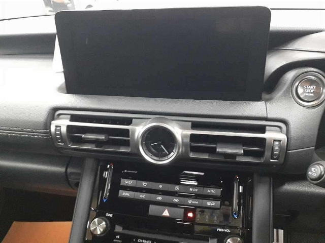 LEXUS IS 2021