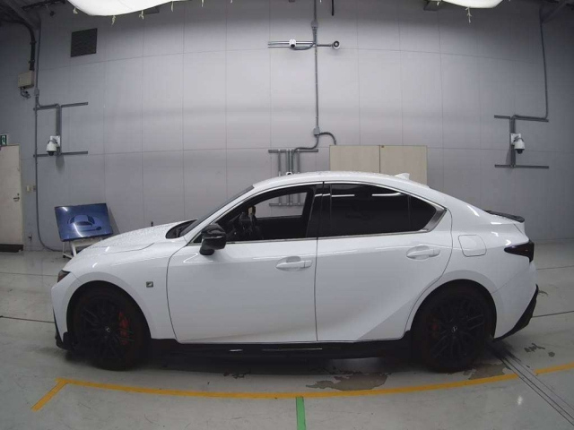 LEXUS IS 2021