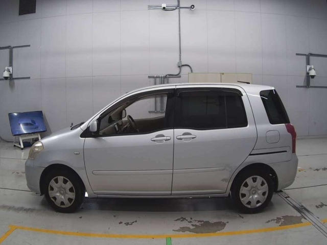TOYOTA RAUM 2008