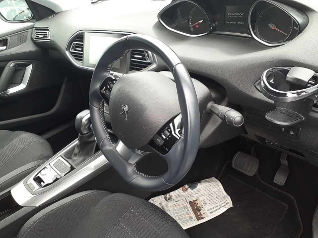 PEUGEOT 308 2018