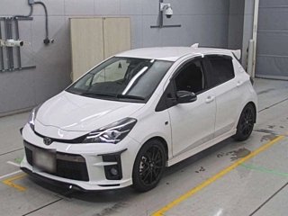 TOYOTA VITZ 2018