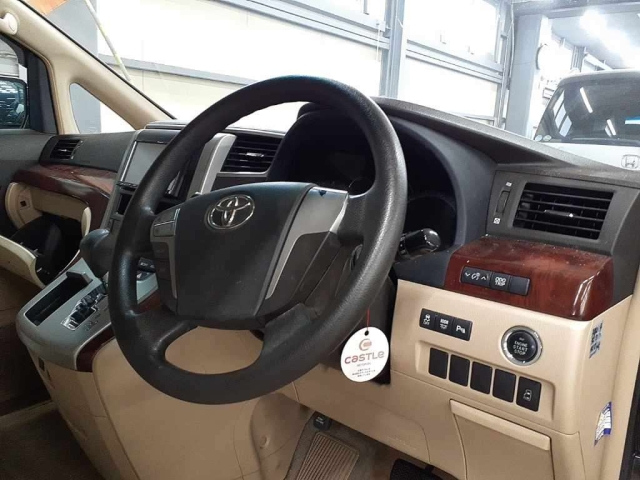 TOYOTA VELLFIRE 2008