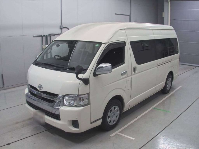 TOYOTA HIACE 2018