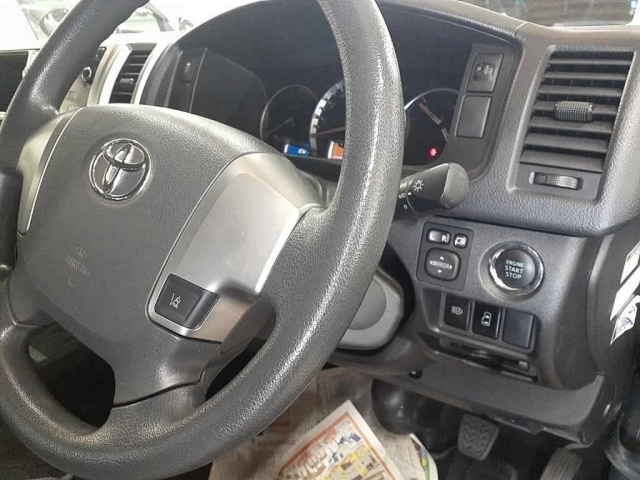 TOYOTA HIACE 2018