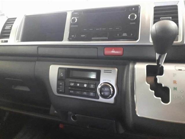 TOYOTA HIACE 2018