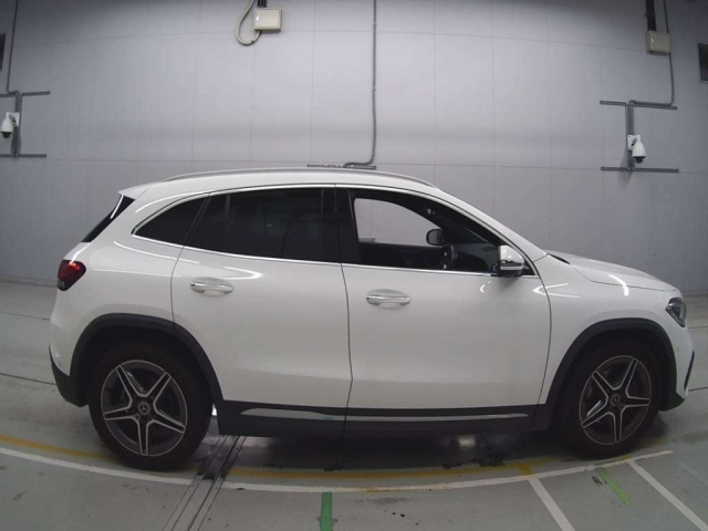 MERCEDES BENZ GLA CLASS 2022