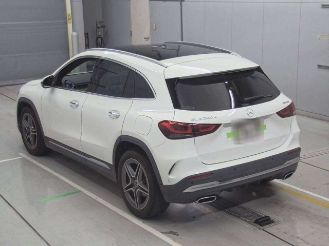 MERCEDES BENZ GLA CLASS 2022
