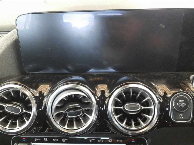 MERCEDES BENZ GLA CLASS 2022