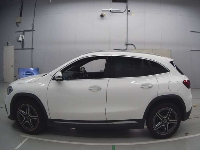 MERCEDES BENZ GLA CLASS 2022