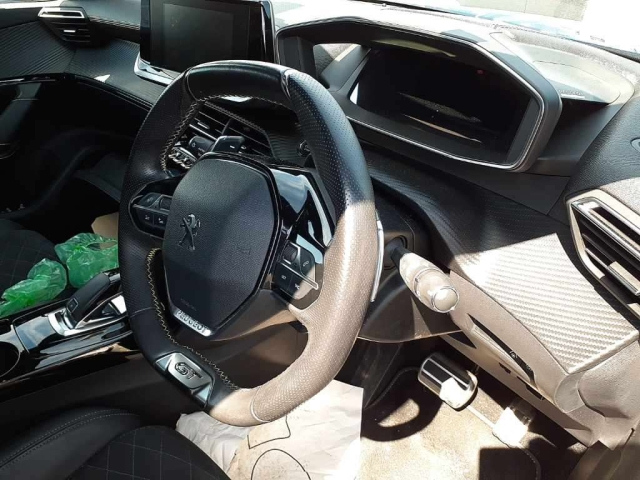 PEUGEOT 2008 2020