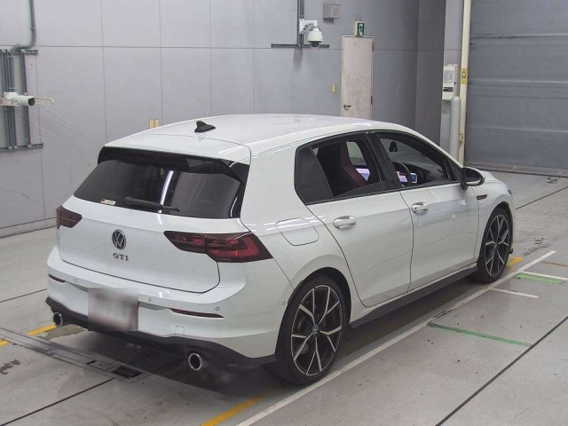 VOLKSWAGEN GOLF 2023