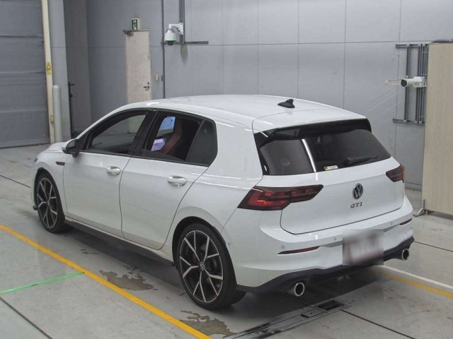 VOLKSWAGEN GOLF 2023