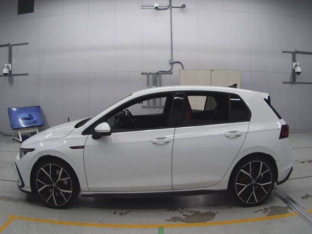 VOLKSWAGEN GOLF 2023