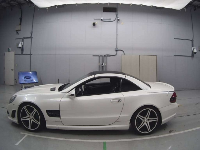 MERCEDES BENZ SL SERIES 2009