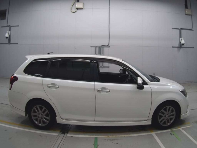 TOYOTA COROLLA FIELDER 2013