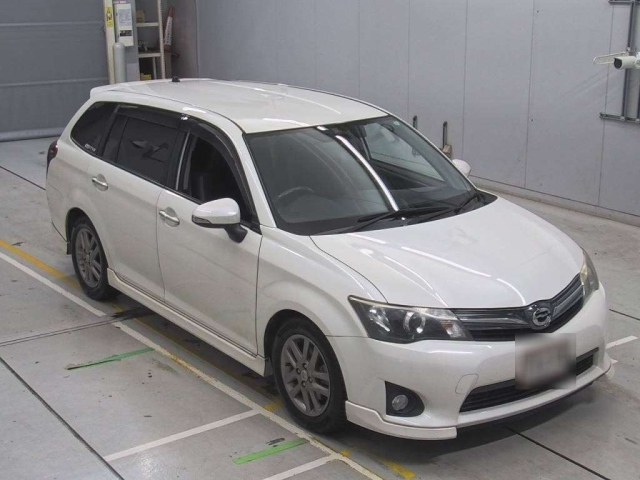 TOYOTA COROLLA FIELDER 2013
