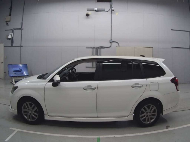 TOYOTA COROLLA FIELDER 2013