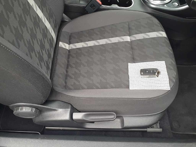 VOLKSWAGEN THE BEETLE 2016