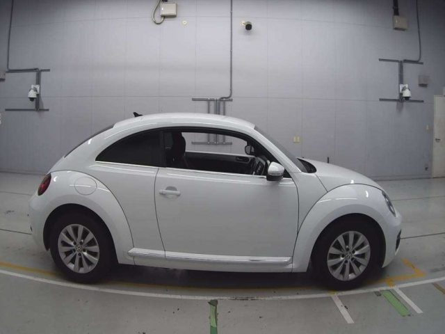 VOLKSWAGEN THE BEETLE 2016