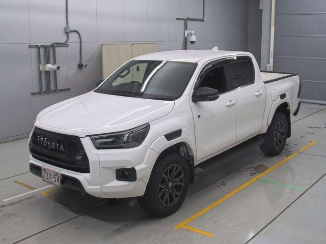 TOYOTA HILUX 2023
