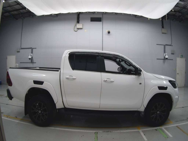 TOYOTA HILUX 2023