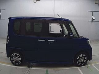 DAIHATSU TANTO 2016