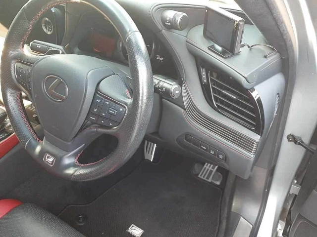 LEXUS LS 2022