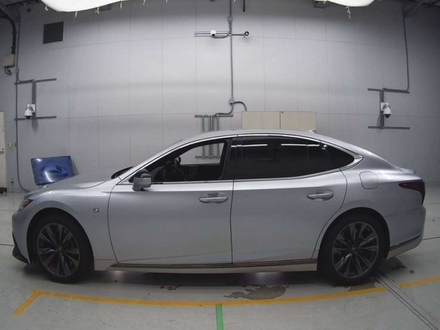 LEXUS LS 2022