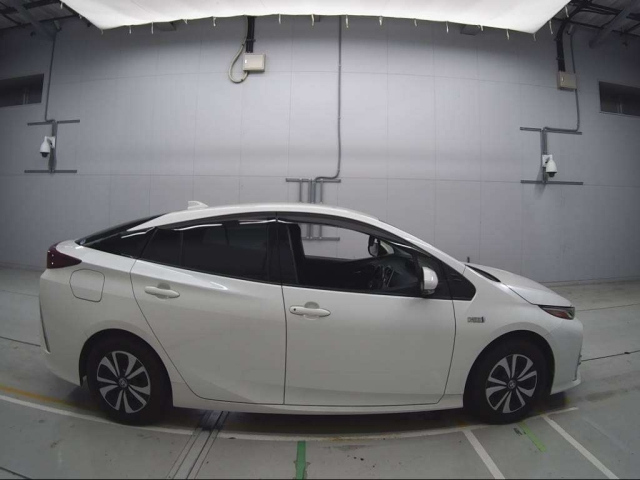 TOYOTA PRIUS PHV 2017