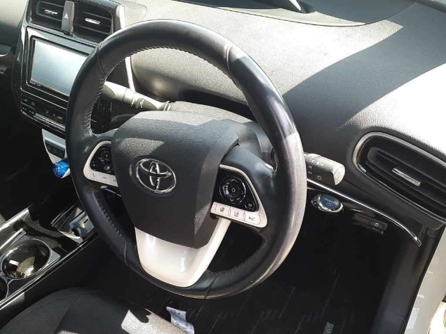 TOYOTA PRIUS PHV 2017