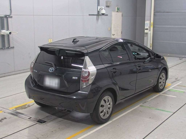 TOYOTA AQUA 2012