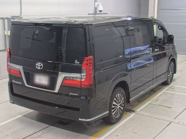 TOYOTA GRANACE 2022