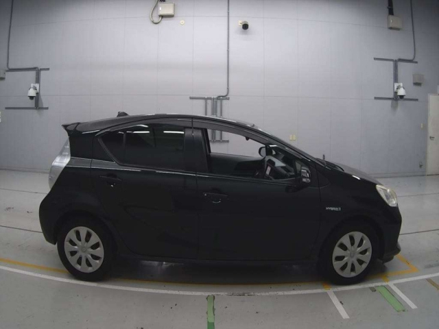 TOYOTA AQUA 2012