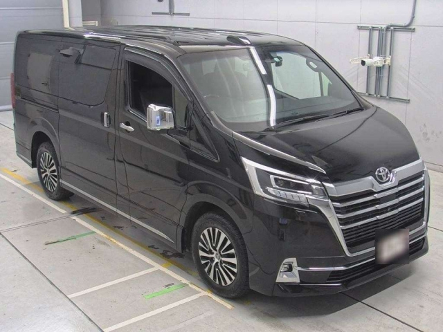 TOYOTA GRANACE 2022