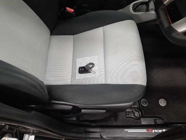 TOYOTA AQUA 2012