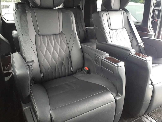 TOYOTA GRANACE 2022