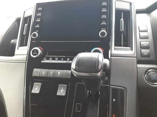 TOYOTA GRANACE 2022