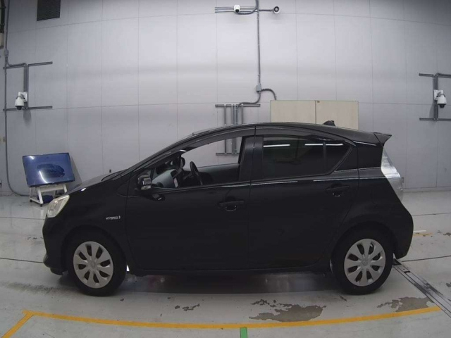TOYOTA AQUA 2012