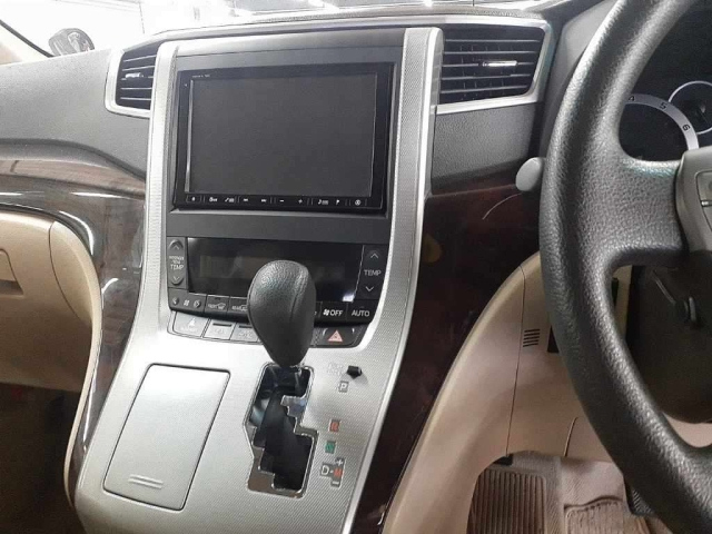 TOYOTA ALPHARD 2012