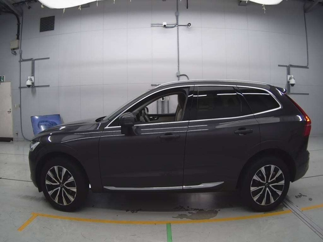VOLVO XC60 2022