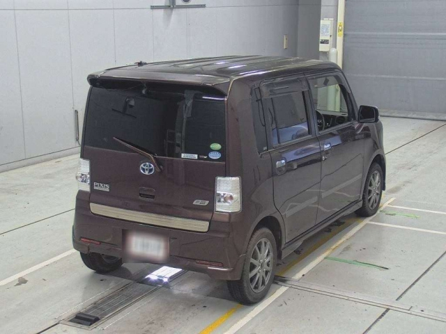 TOYOTA PIXIS SPACE 2013