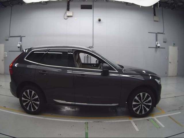 VOLVO XC60 2022