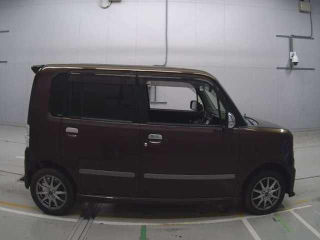 TOYOTA PIXIS SPACE 2013