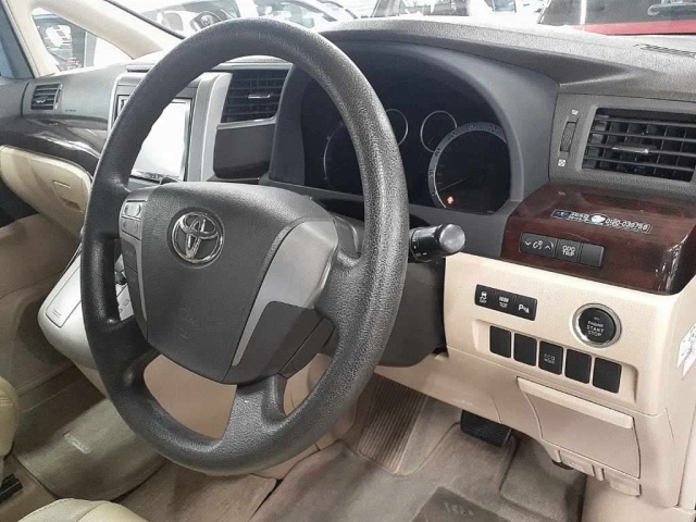 TOYOTA ALPHARD 2012
