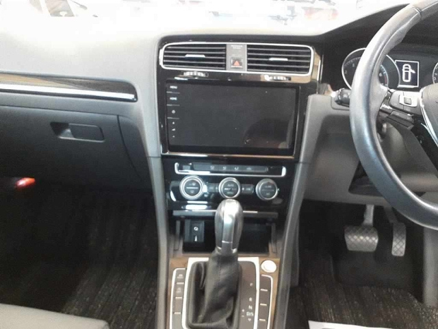 VOLKSWAGEN GOLF VARIANT 2018