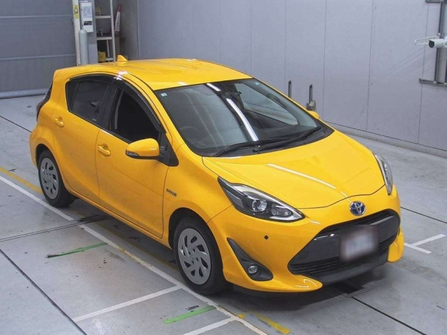 TOYOTA AQUA 2018