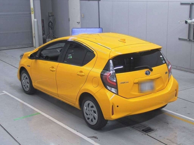 TOYOTA AQUA 2018